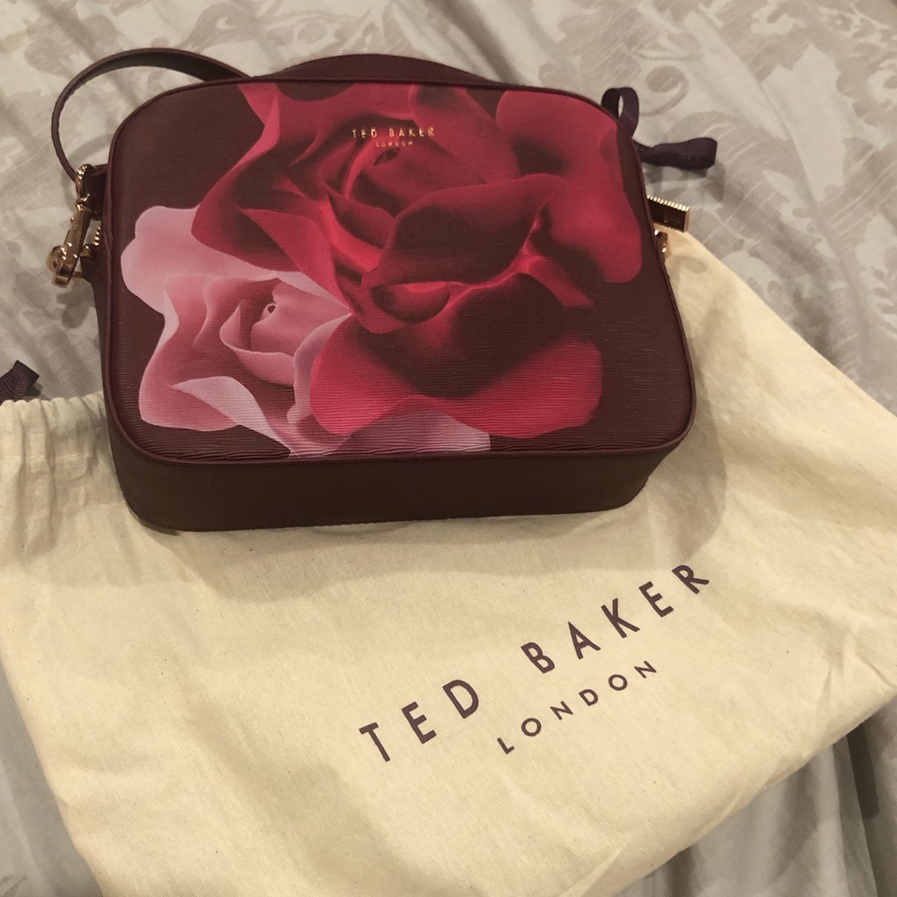 Small shoulder handbag